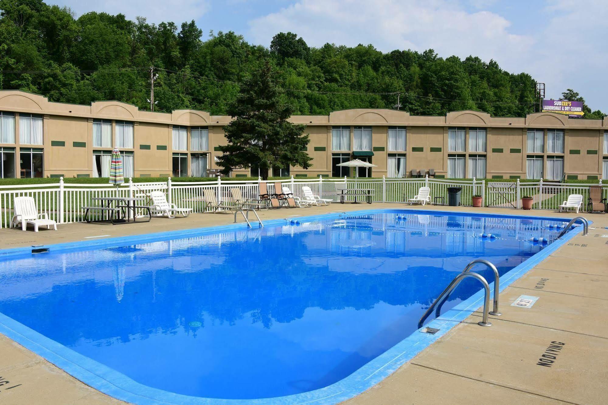 Red Roof Inn Cambridge, Oh المظهر الخارجي الصورة
